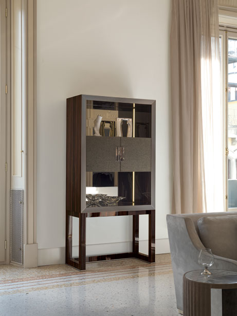 1498526799947672.jpg LONGI ORWELL TALL CABINET展示柜.jpg