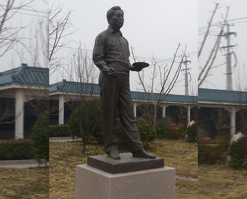 雕塑作品 喻繼高像、青銅高2.3米、安放地點(diǎn)：喻繼高紀(jì)念館