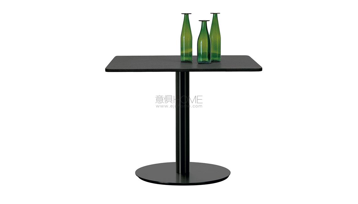 GREEN BOTTLES 茶幾