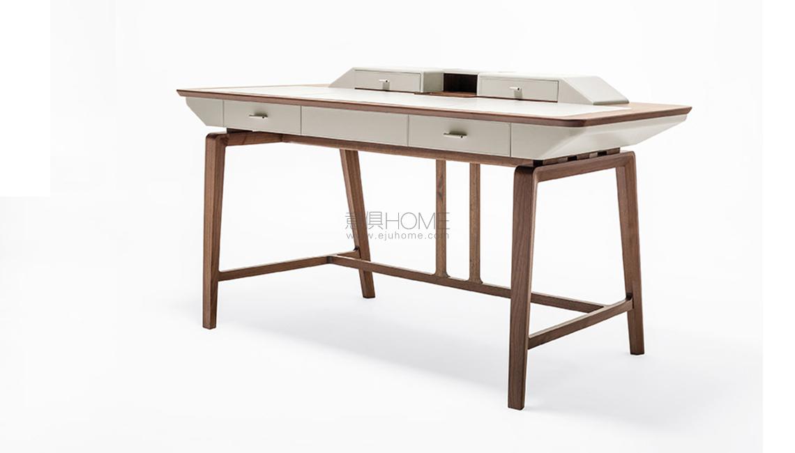 STUDIUM 梳妝臺(tái)