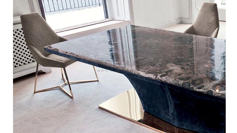 Omotesando 長餐桌