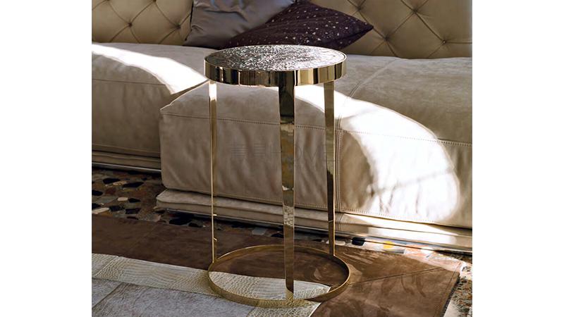 Amadeus 茶幾，角幾