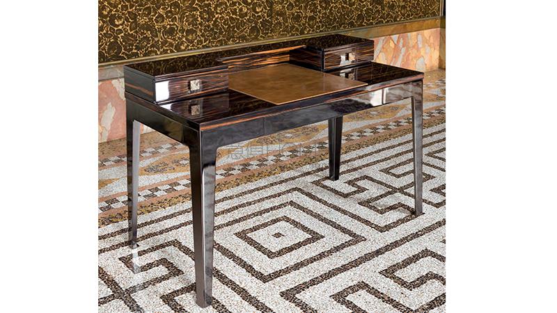 William 書(shū)桌