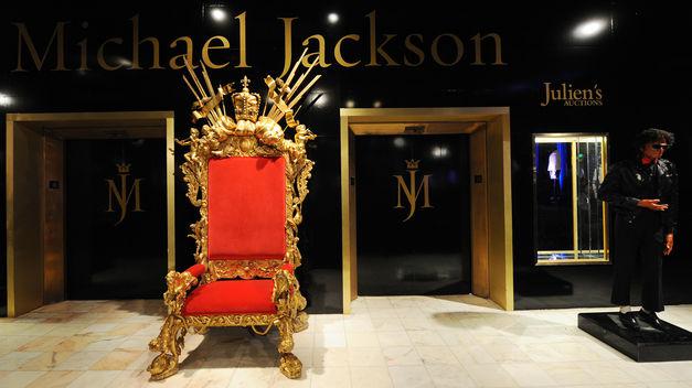 這些怪異的設(shè)計，竟是曾為邁克爾·杰克遜私人定制的