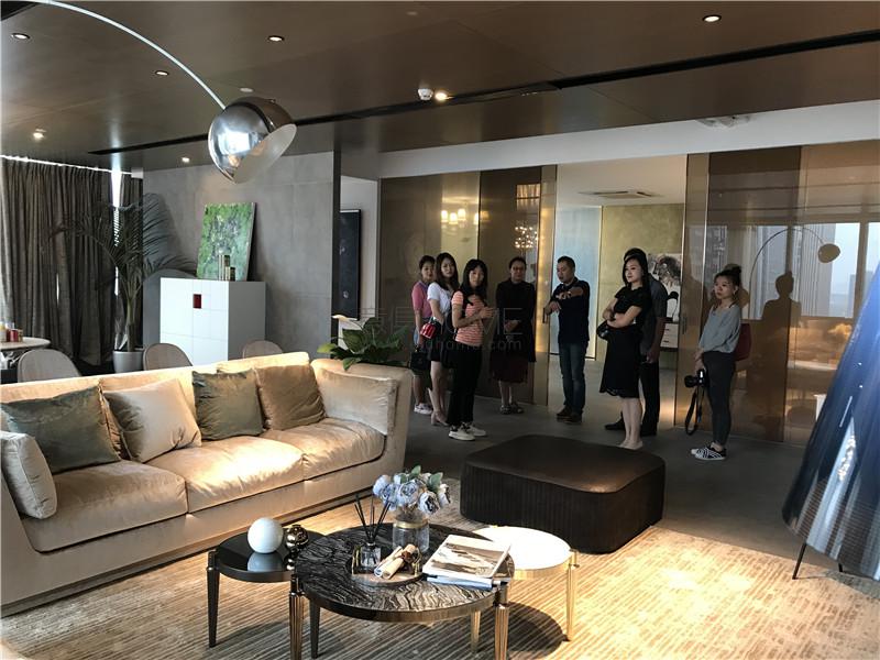 意俱受杭州跨境電子商務(wù)協(xié)會(huì)考察指導(dǎo)，分享意俱創(chuàng)新模式優(yōu)勢(shì)