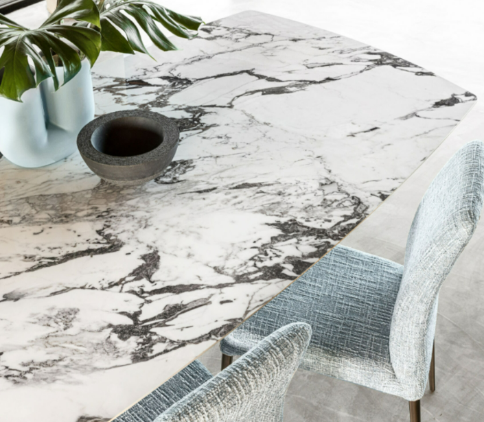 RIFLESSIMASTER CERAMICA餐桌