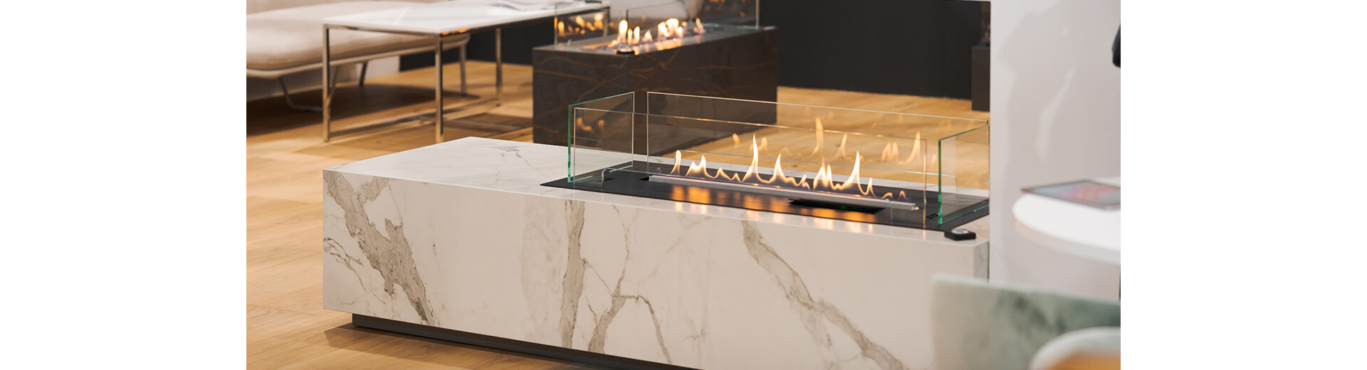 planikaTHE FRAME WITH INTEGRATED GLASS PANELS壁爐